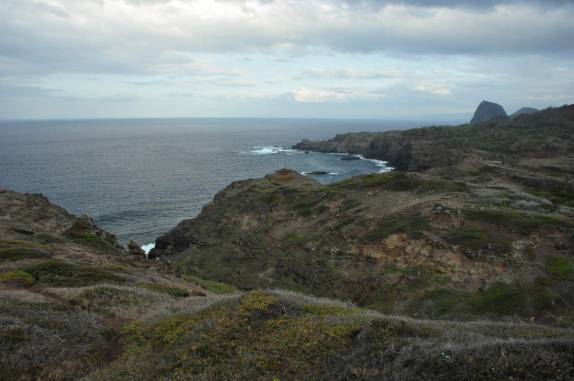 A costa rochosa do noroeste de Maui, no Havaí